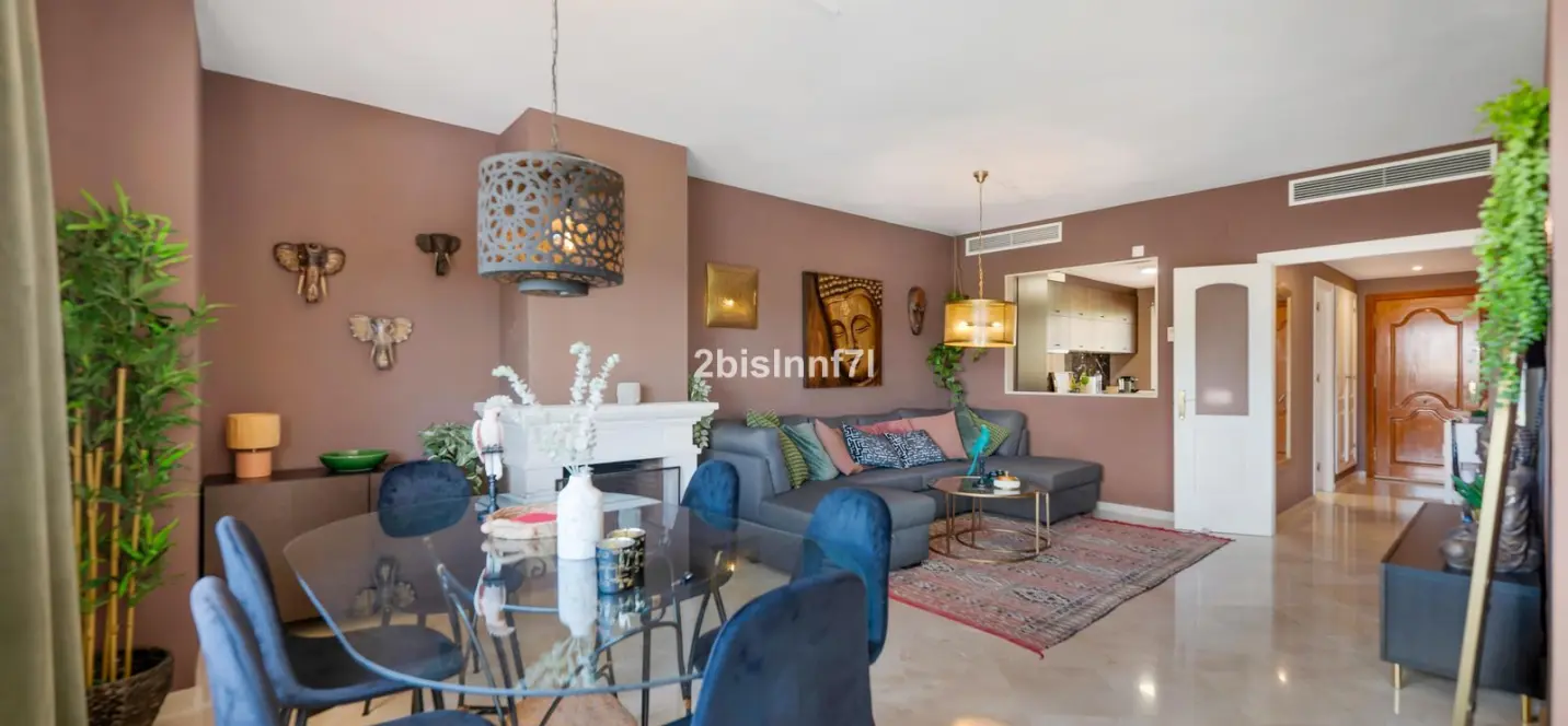 Venta de apartamento en planta media en Nueva Andalucía 3