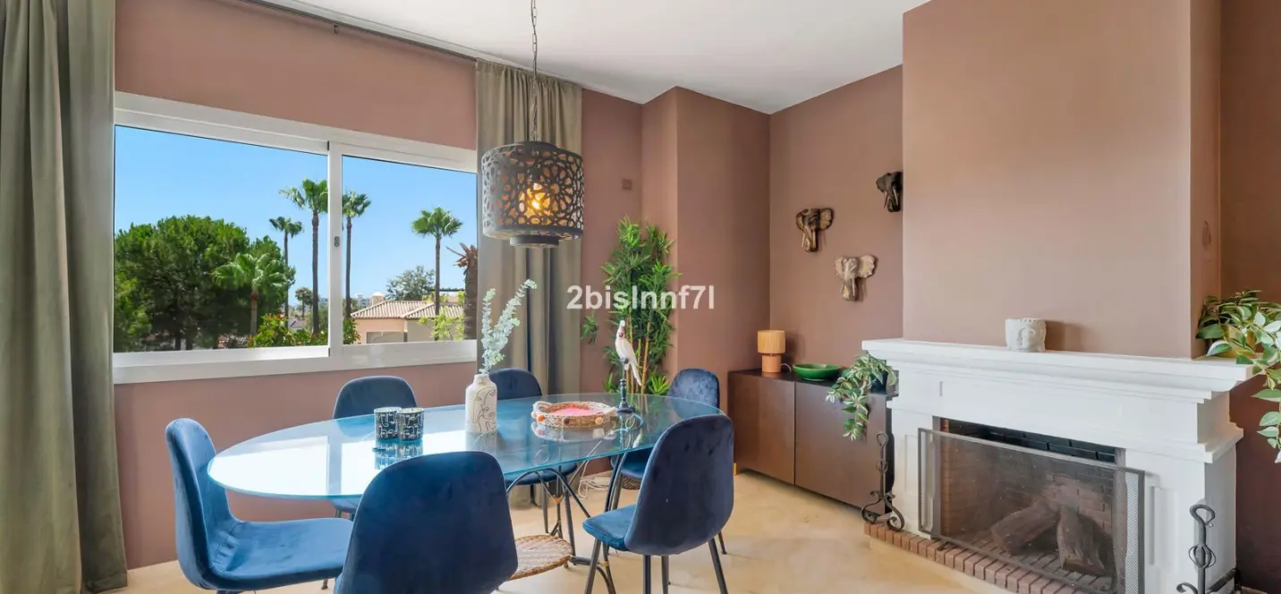 Venta de apartamento en planta media en Nueva Andalucía 4