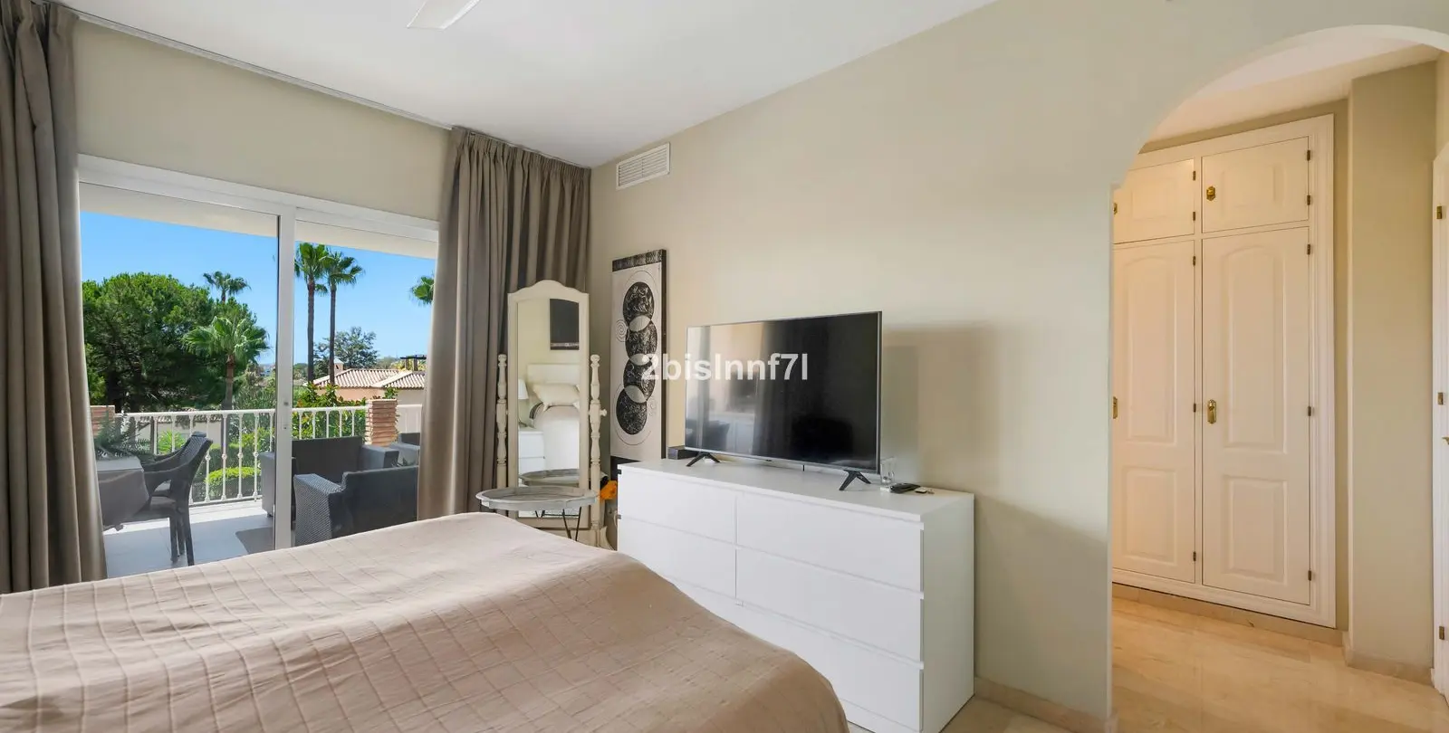 Sale of middle floor apartment in Nueva Andalucía 12