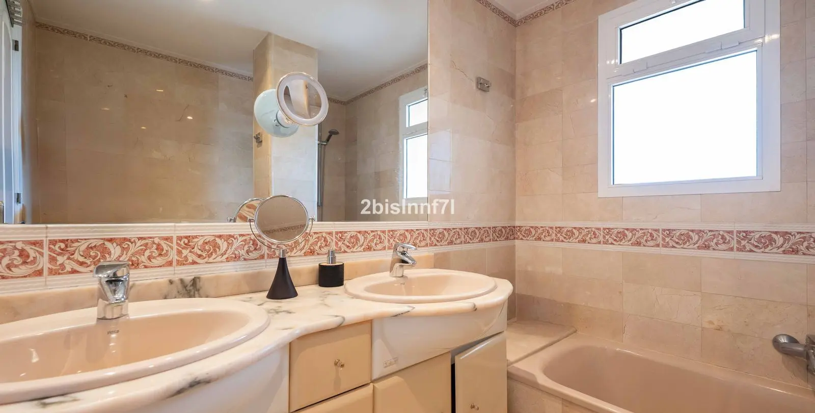 Sale of middle floor apartment in Nueva Andalucía 14