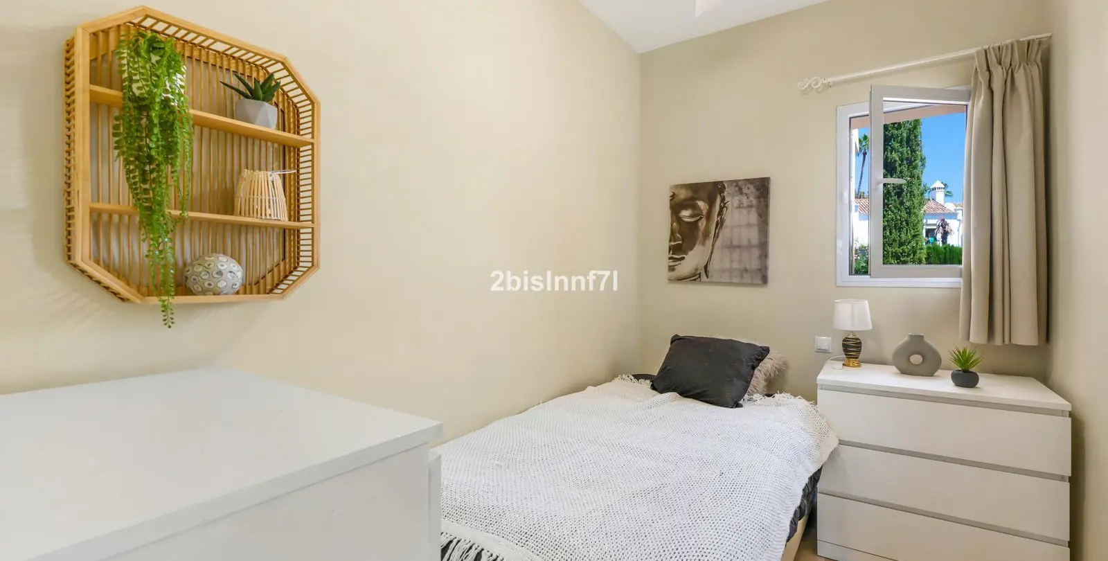 Sale of middle floor apartment in Nueva Andalucía 19