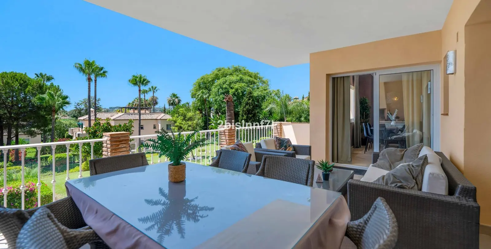 Sale of middle floor apartment in Nueva Andalucía 24