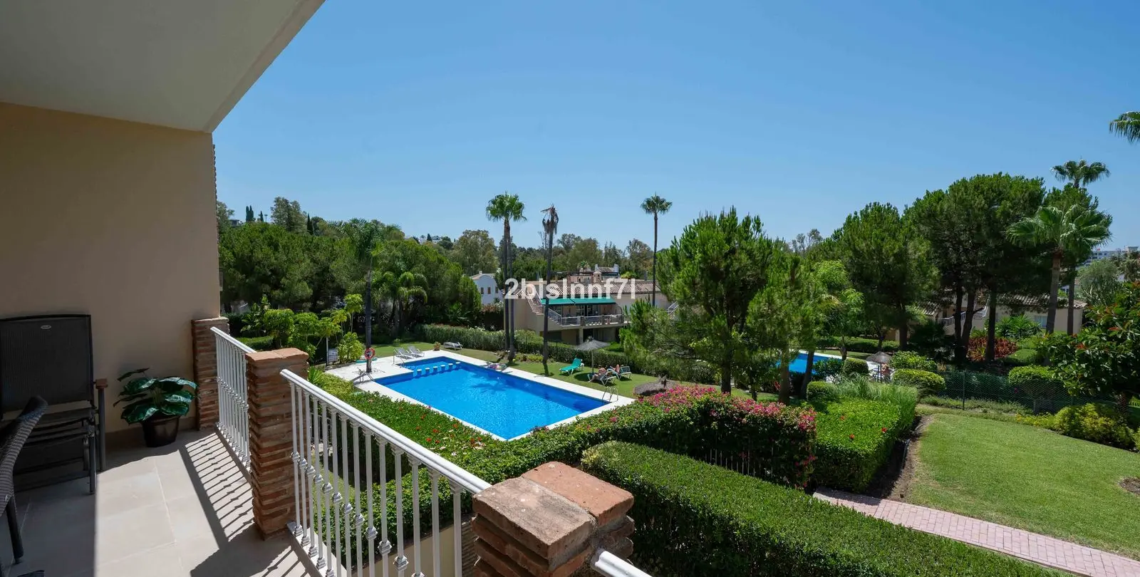 Sale of middle floor apartment in Nueva Andalucía 25