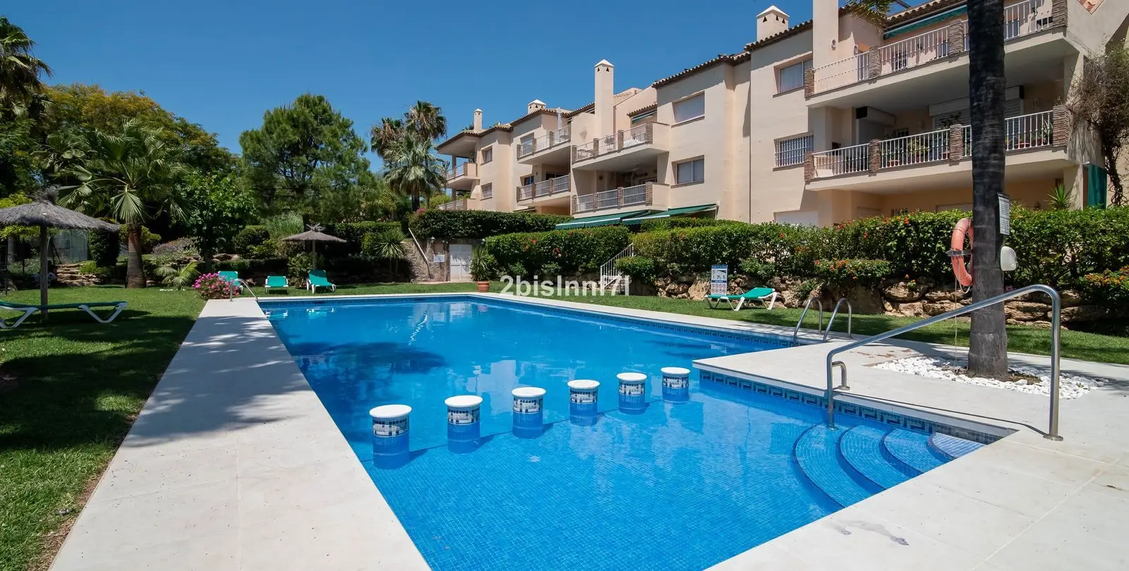 Sale of middle floor apartment in Nueva Andalucía 28