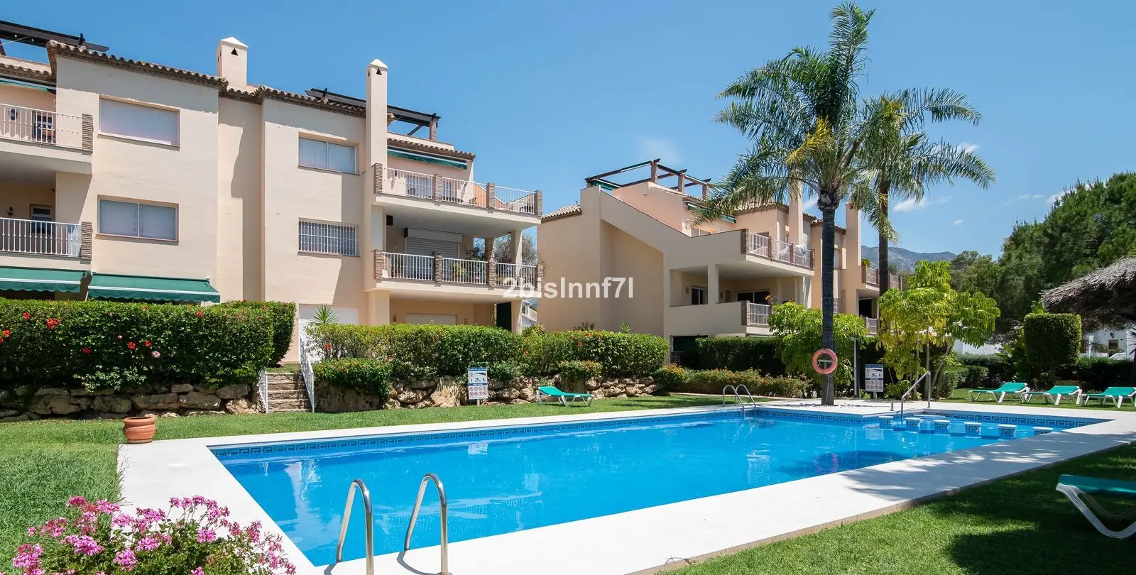 Sale of middle floor apartment in Nueva Andalucía 30