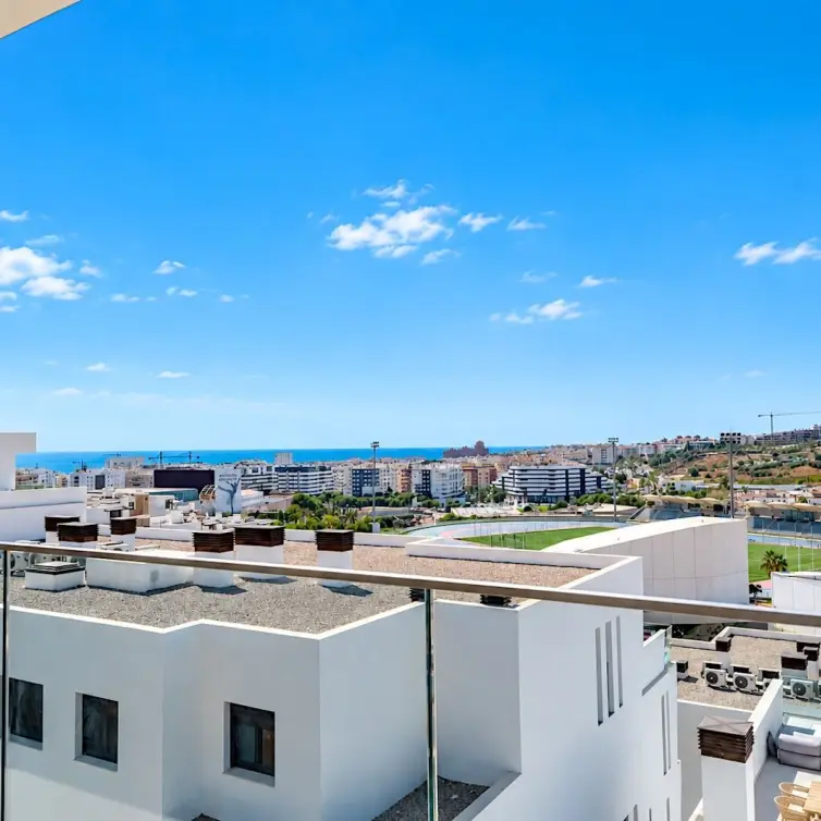 Venta de apartamento en planta media en Estepona