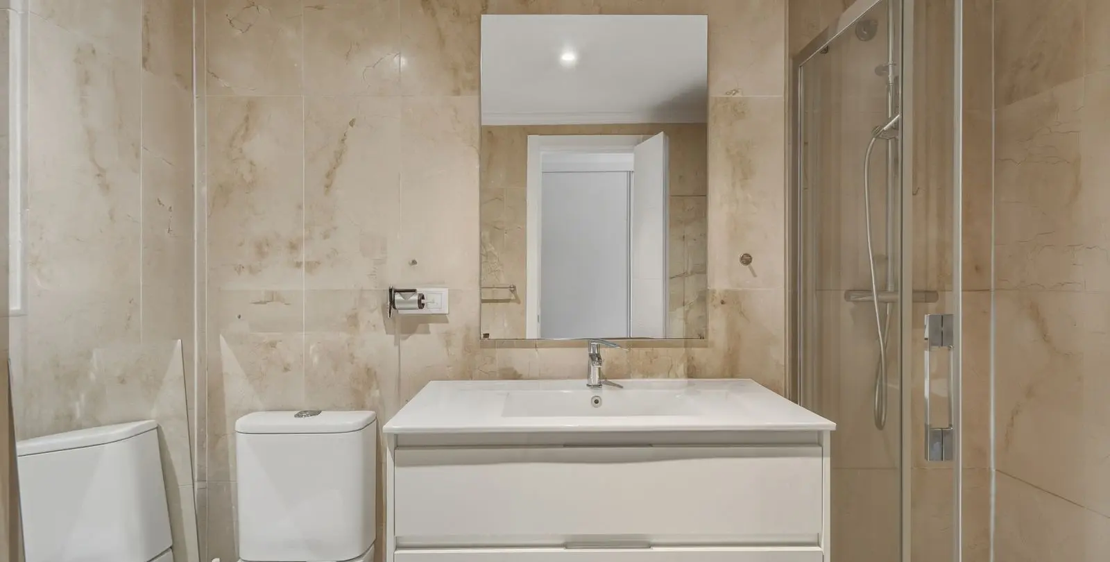 Venta de apartamento en planta media en San Pedro de Alcántara 13