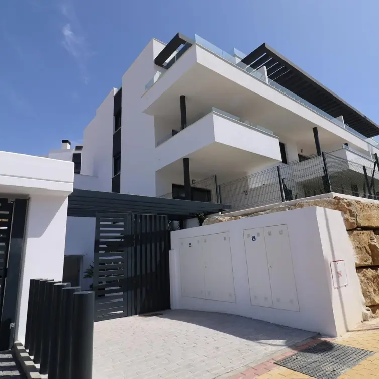 Sale of penthouse in El Chaparral