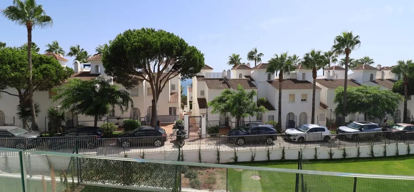 Sale of penthouse in El Chaparral 4