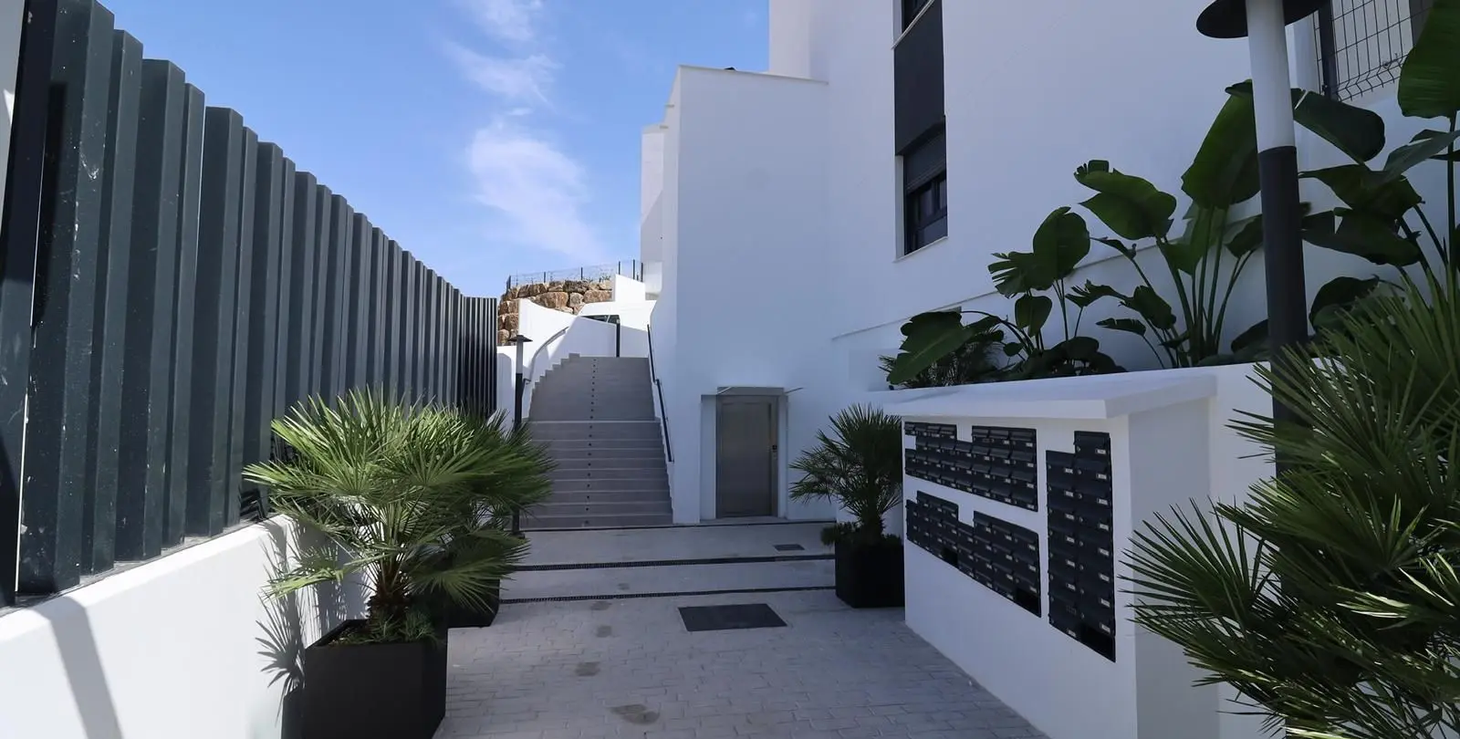 Sale of penthouse in El Chaparral 16