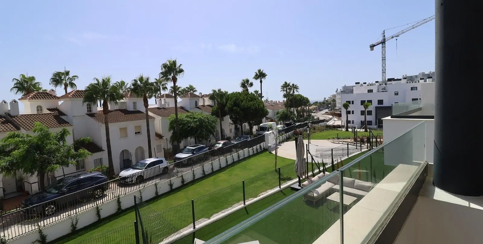 Sale of penthouse in El Chaparral 24