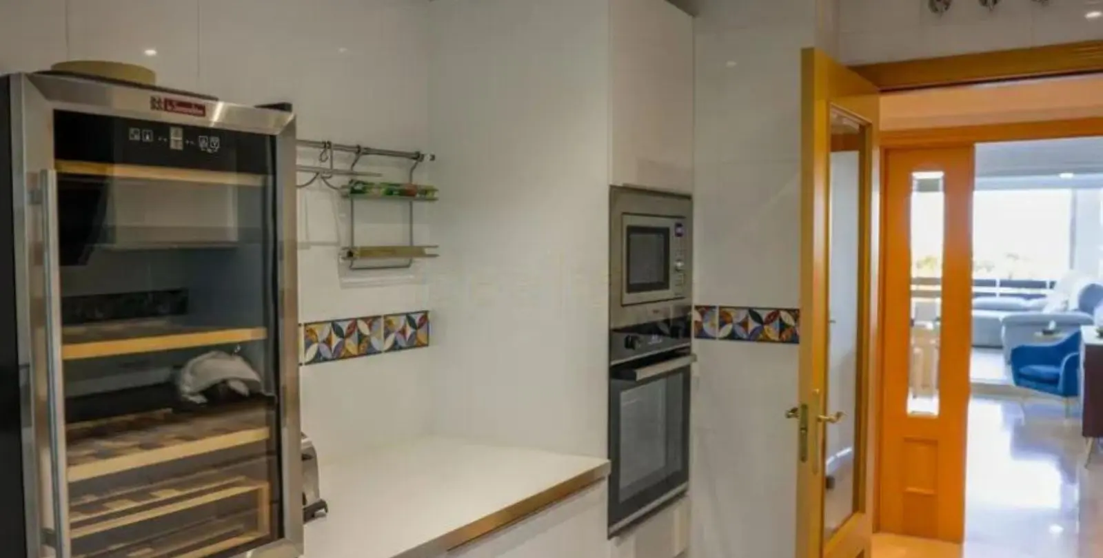 Venta de apartamento en planta media en Selwo 5