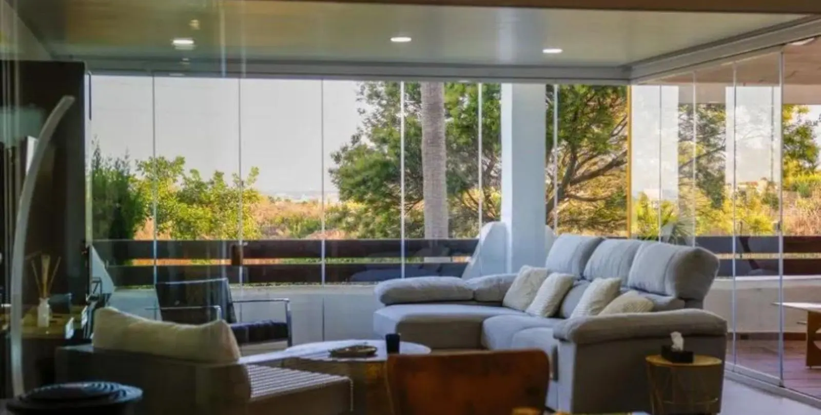 Venta de apartamento en planta media en Selwo 6