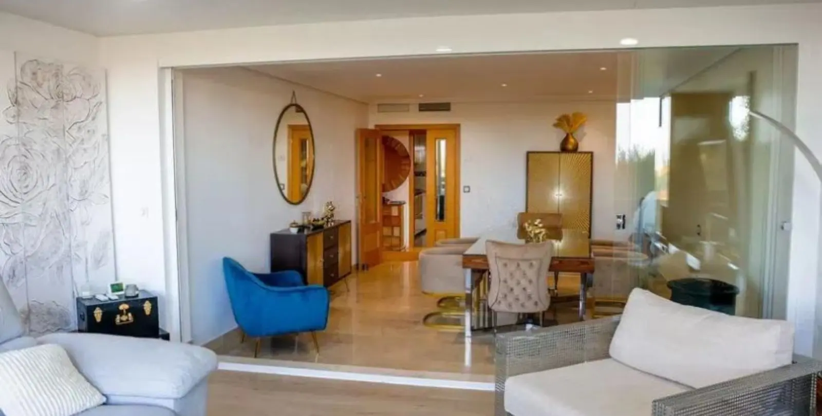 Venta de apartamento en planta media en Selwo 9
