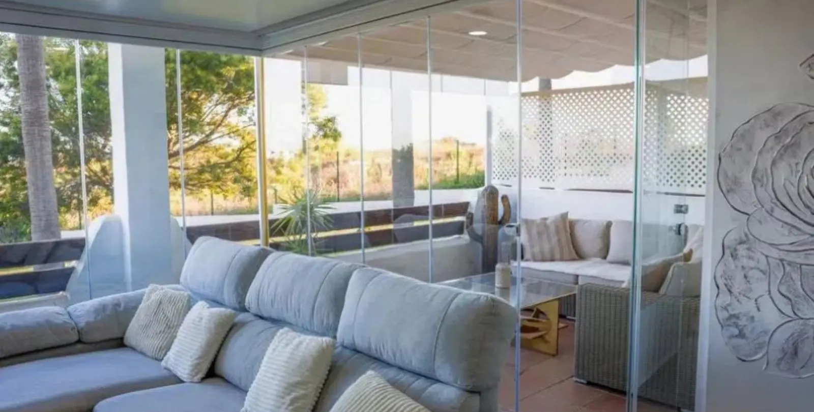 Venta de apartamento en planta media en Selwo 11