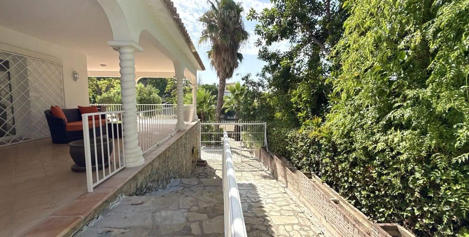 Продажа дома на две семьи в San Pedro de Alcántara 13