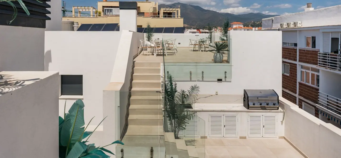 Sale of penthouse in Estepona 1