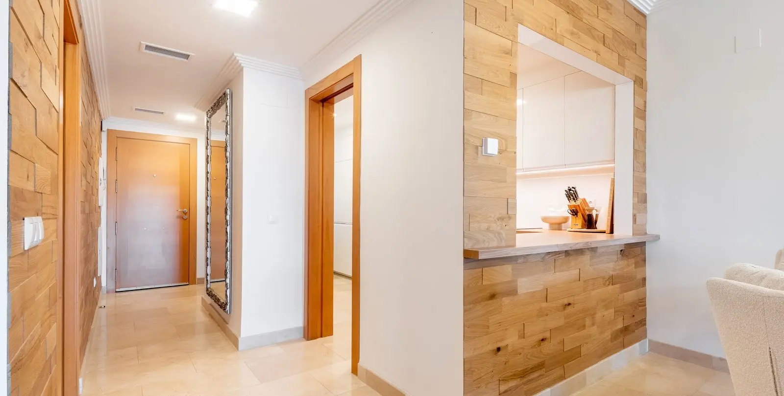 Sale of middle floor apartment in Benahavís 20