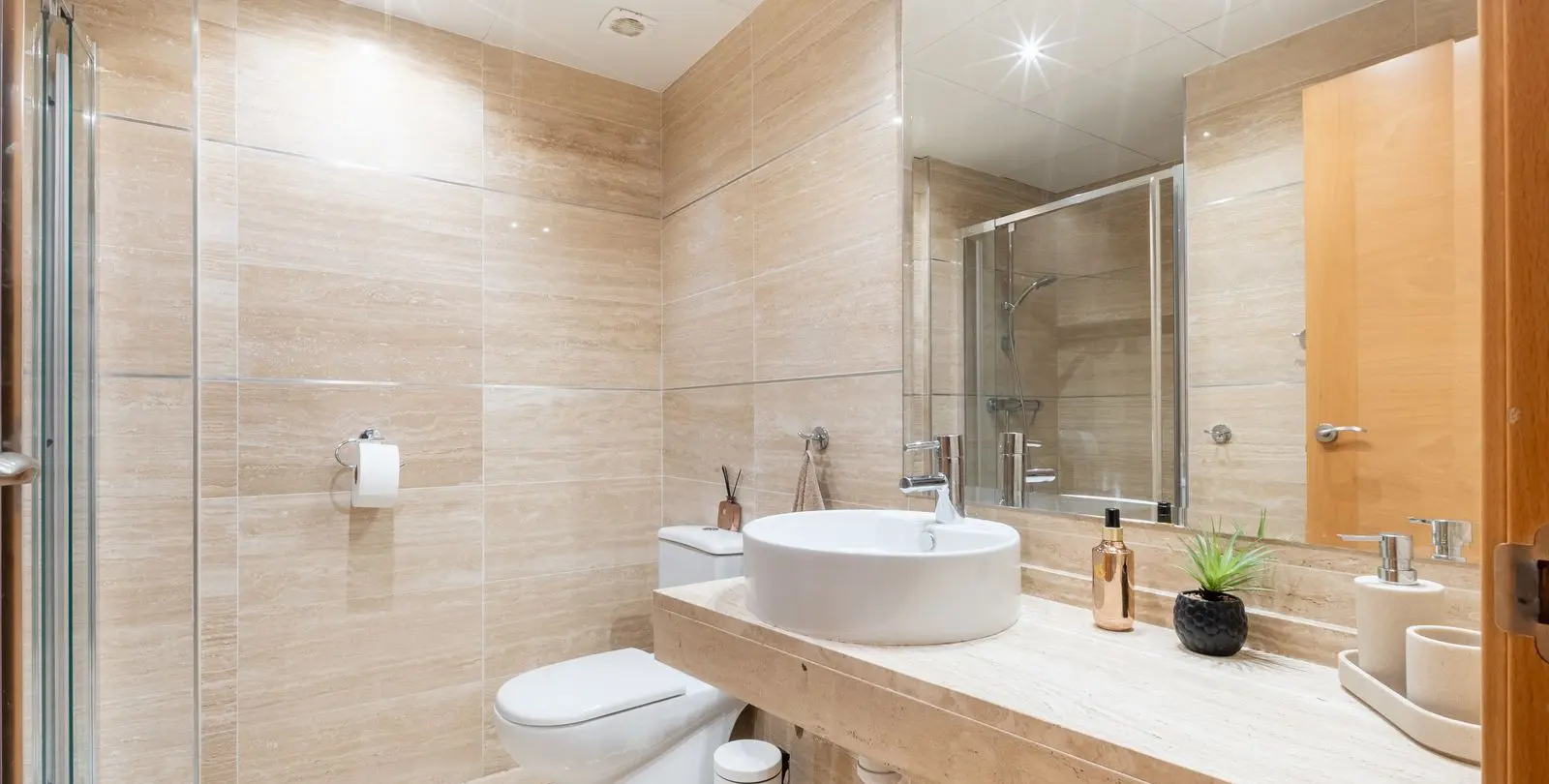 Sale of middle floor apartment in Benahavís 22