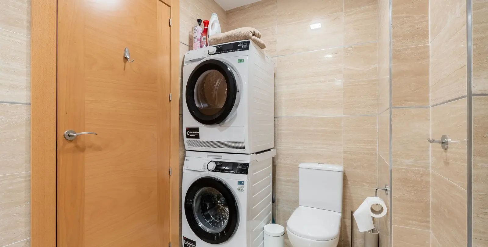 Sale of middle floor apartment in Benahavís 27