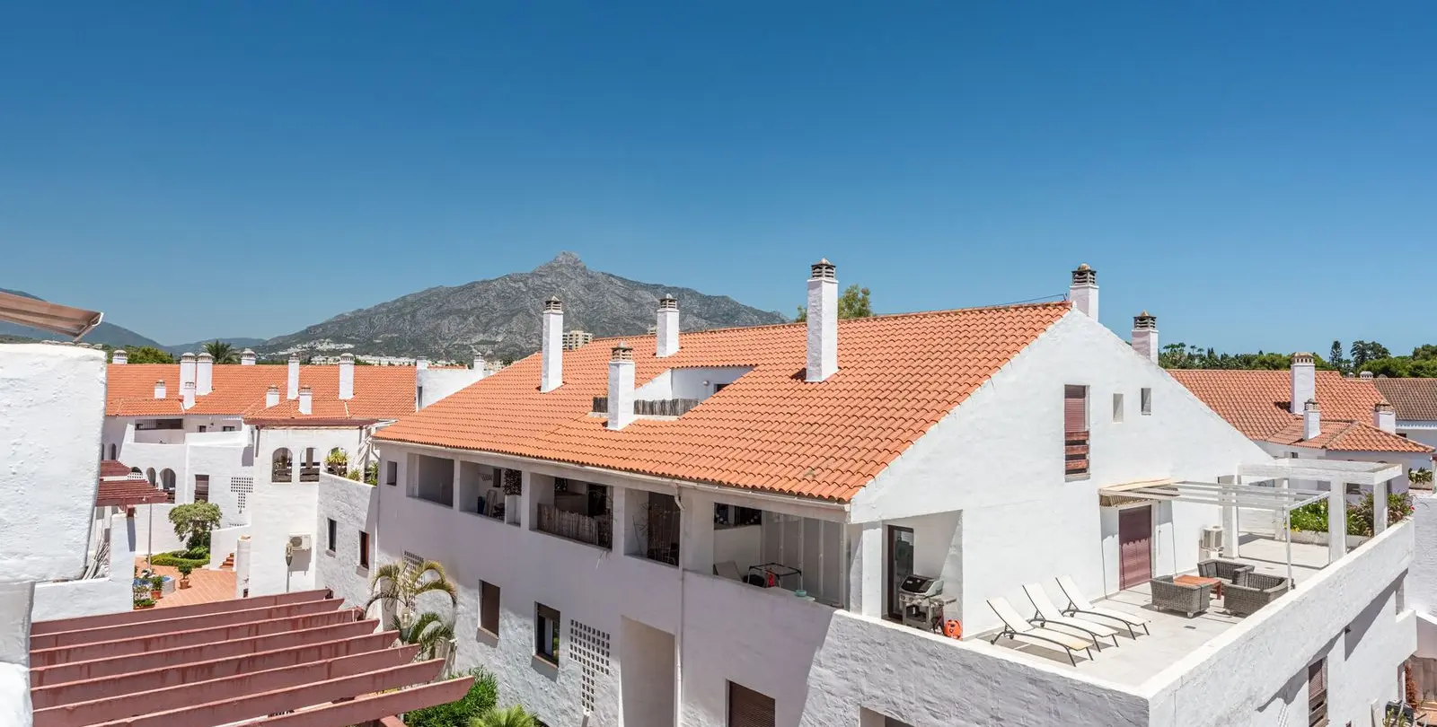 Venta de apartamento en planta media en Nueva Andalucía 8