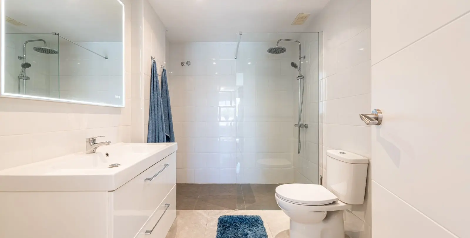 Venta de apartamento en planta media en Nueva Andalucía 12