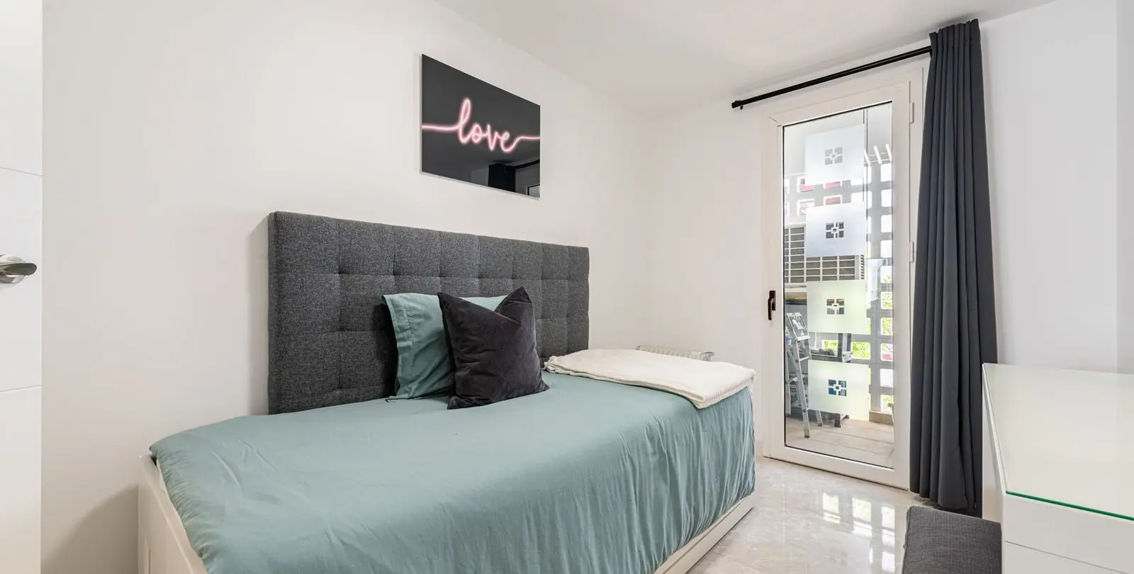 Venta de apartamento en planta media en Nueva Andalucía 16
