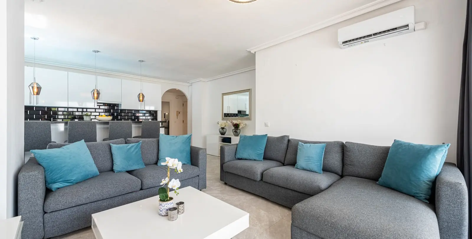 Venta de apartamento en planta media en Nueva Andalucía 20