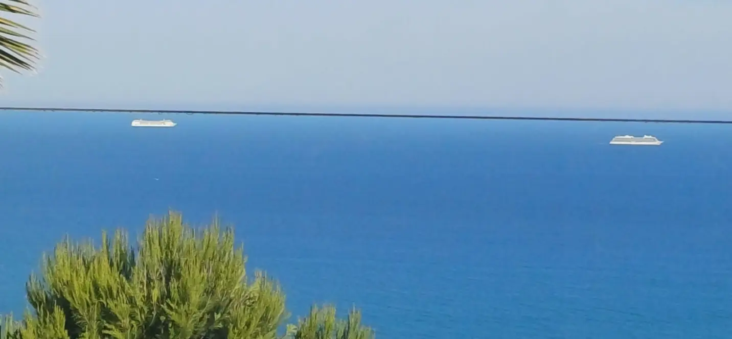 Sale of middle floor apartment in Benalmadena 0