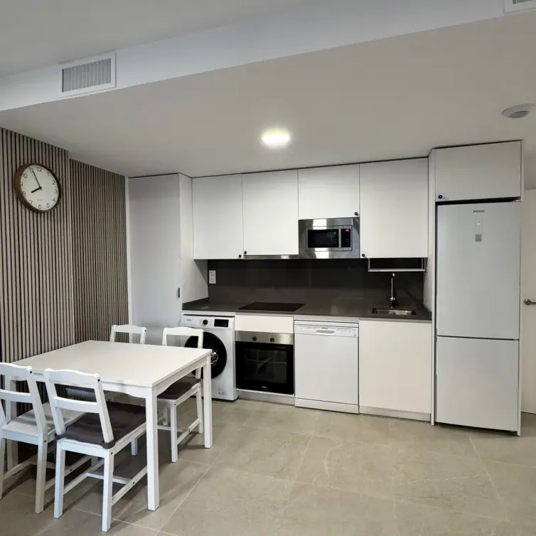 Продажа апартаментов на среднем этаже в Estepona