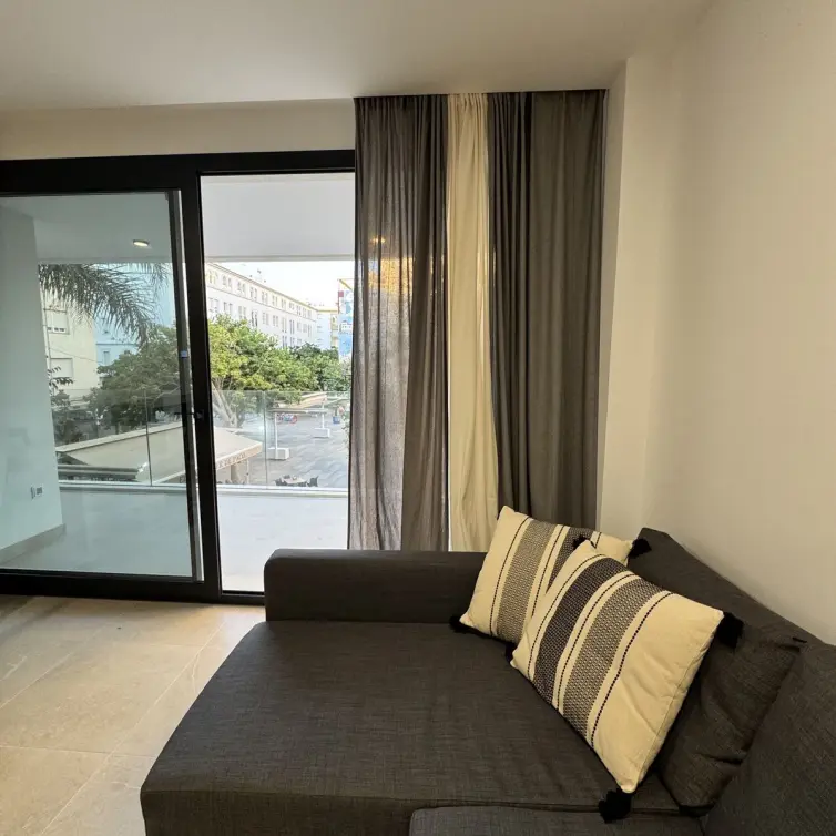 Продажа апартаментов на среднем этаже в Estepona