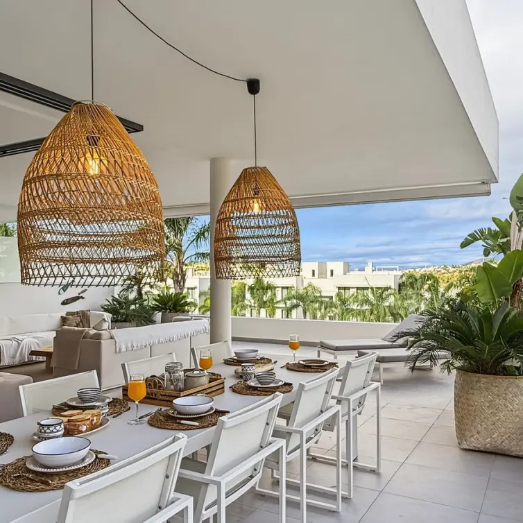 Продажа апартаментов на среднем этаже в Estepona
