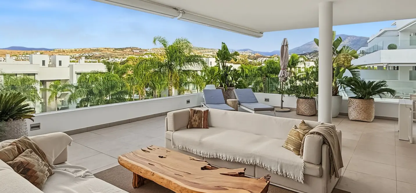 Продажа апартаментов на среднем этаже в Estepona 1