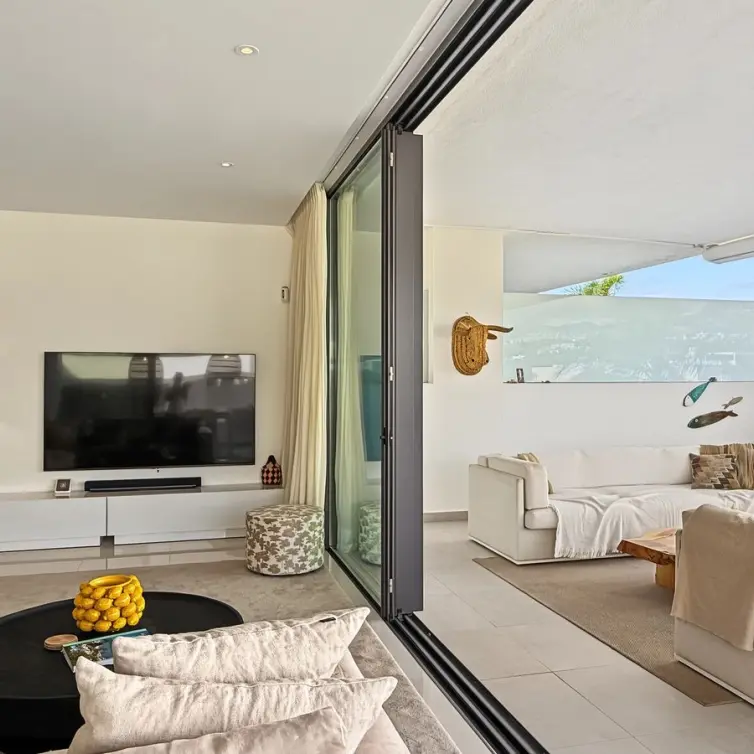 Продажа апартаментов на среднем этаже в Estepona