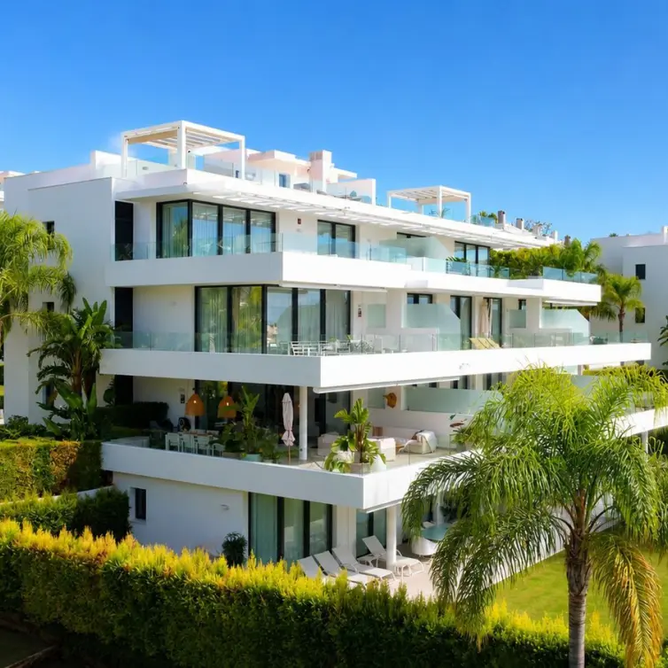 Продажа апартаментов на среднем этаже в Estepona