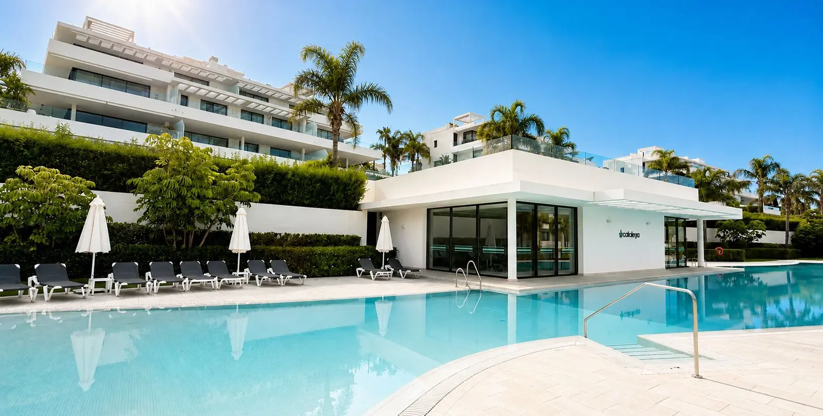 Продажа апартаментов на среднем этаже в Estepona 6
