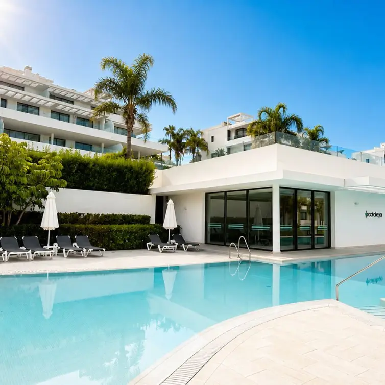 Продажа апартаментов на среднем этаже в Estepona