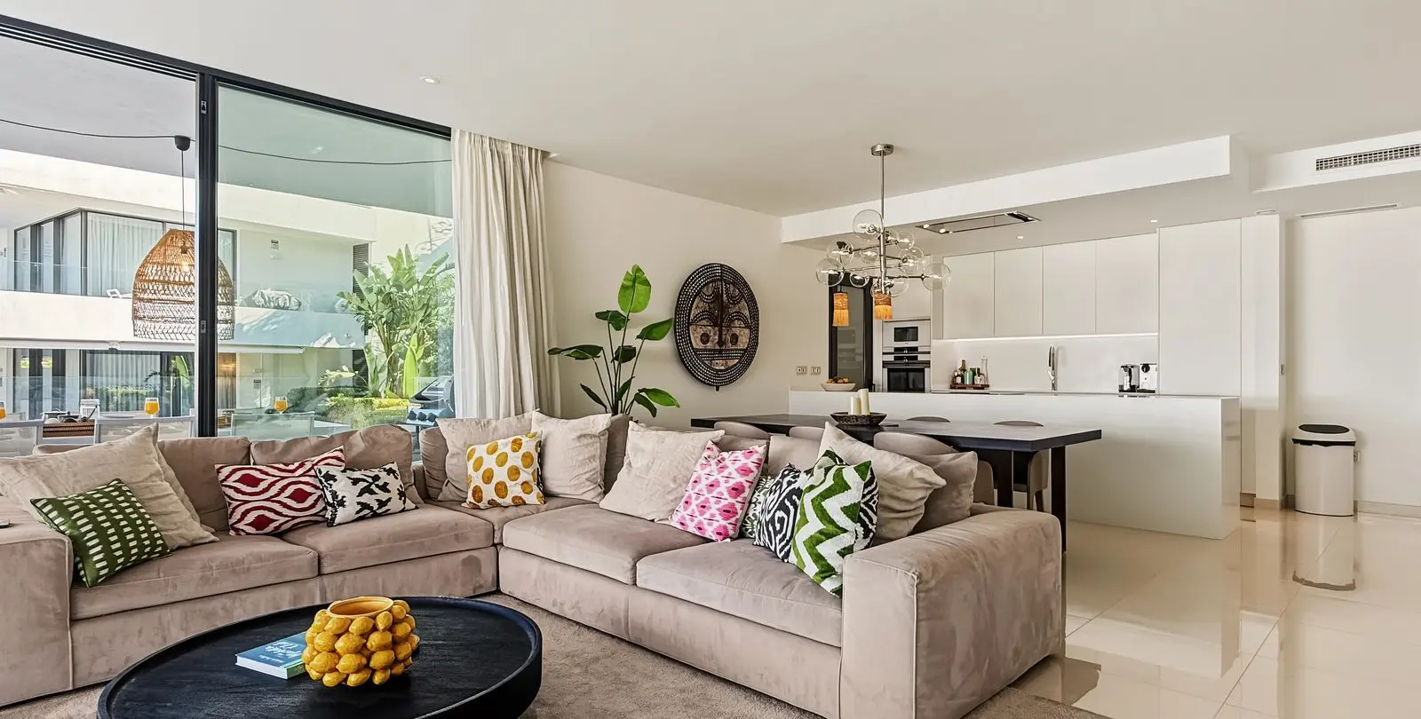 Продажа апартаментов на среднем этаже в Estepona 7
