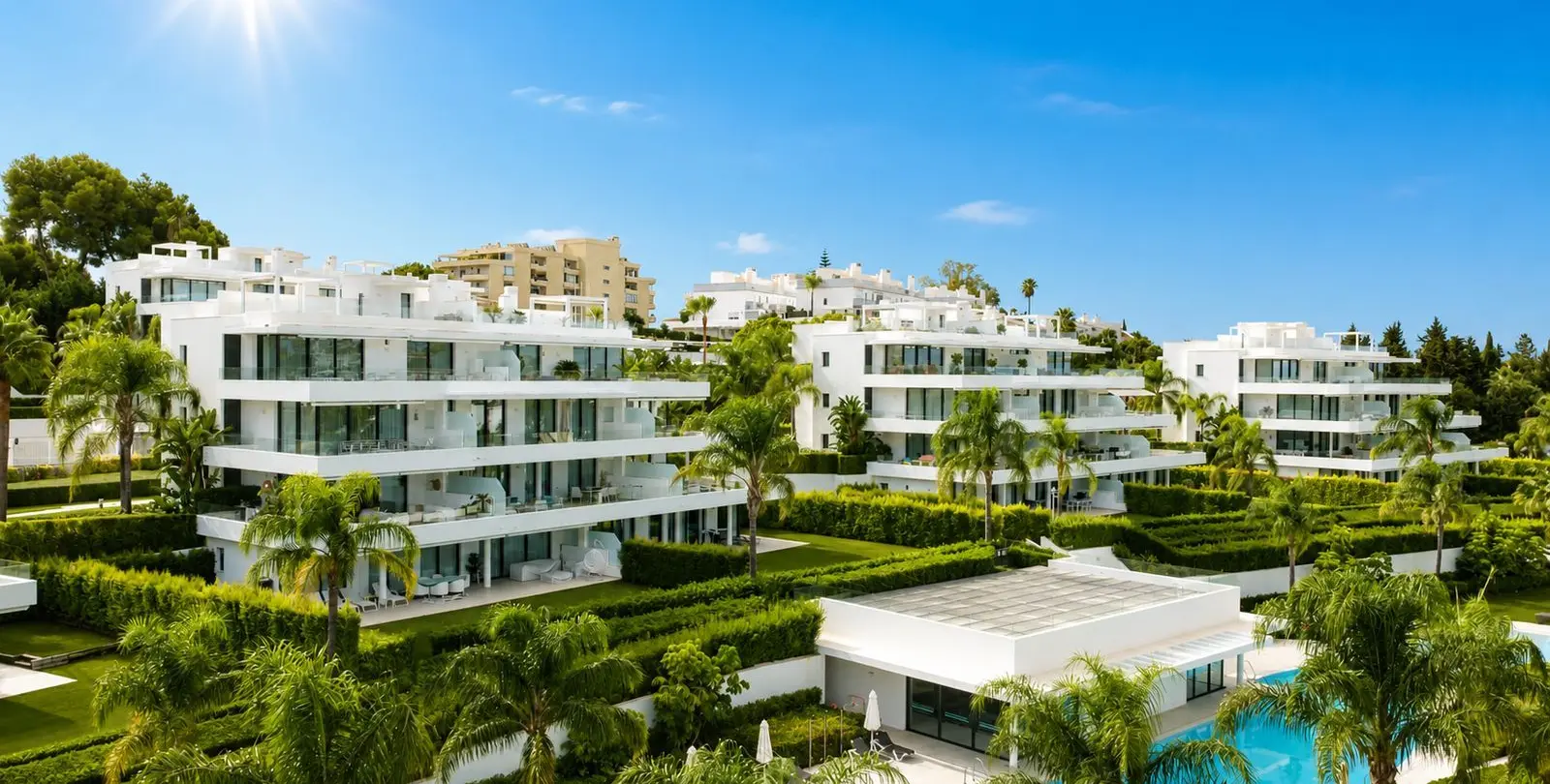 Продажа апартаментов на среднем этаже в Estepona 21