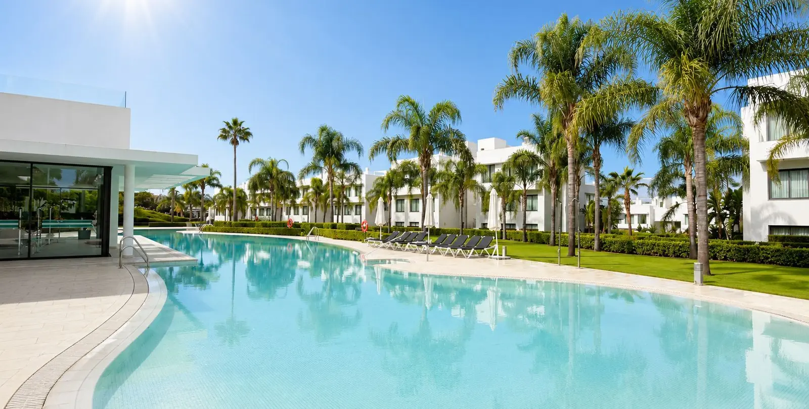 Продажа апартаментов на среднем этаже в Estepona 22