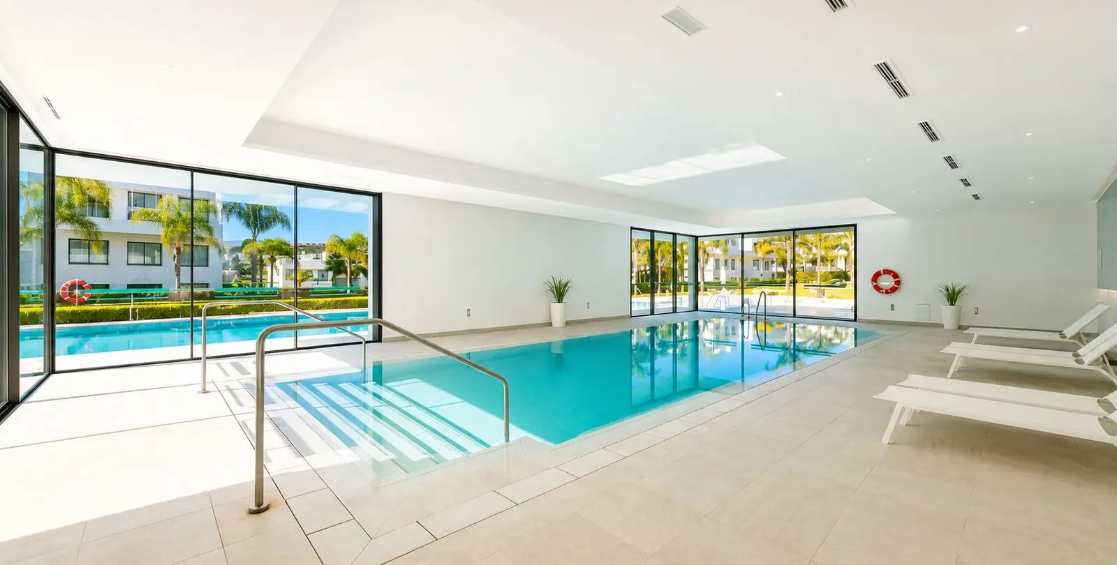 Продажа апартаментов на среднем этаже в Estepona 23
