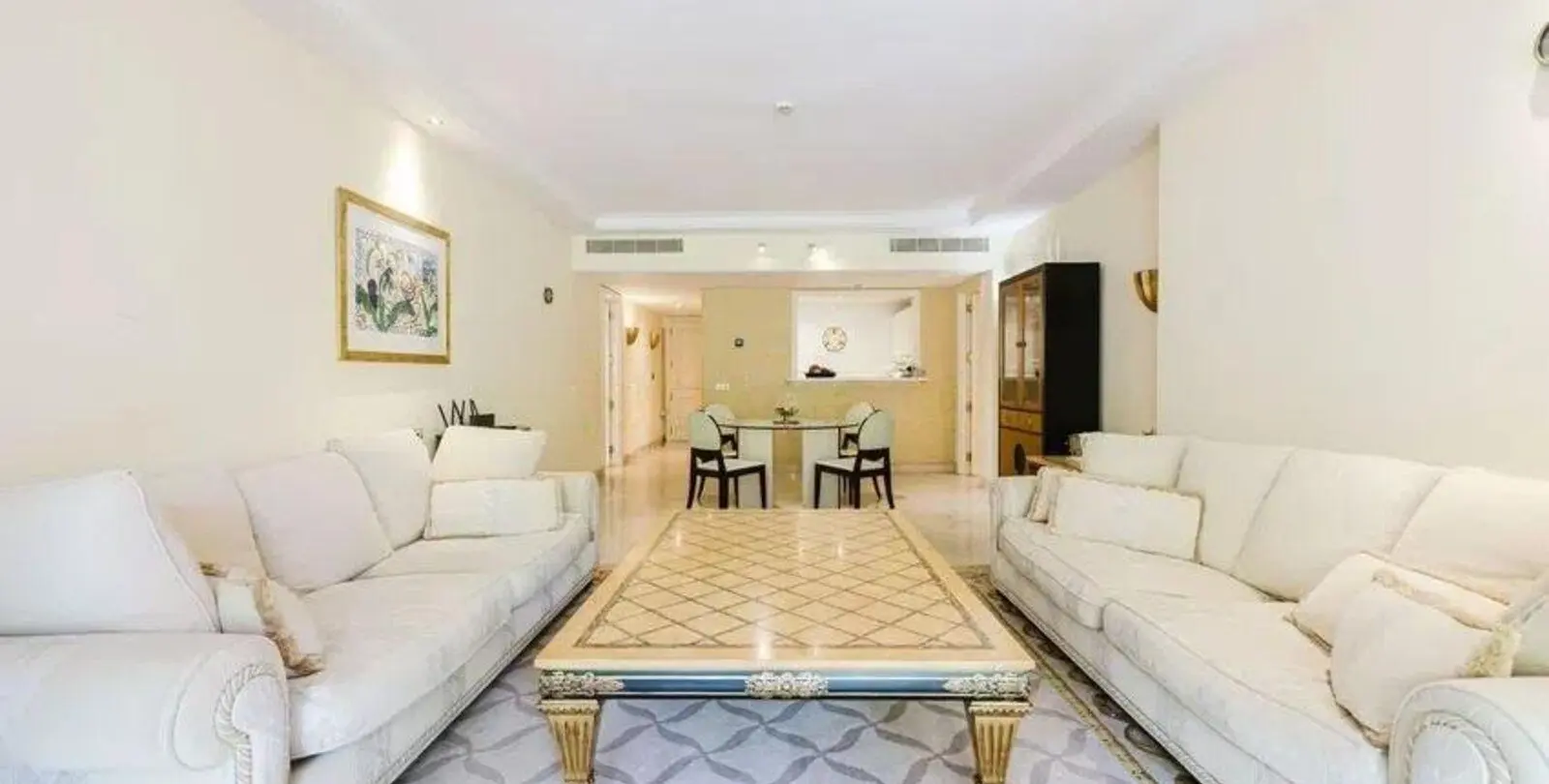 Sale of middle floor apartment in Estepona 5