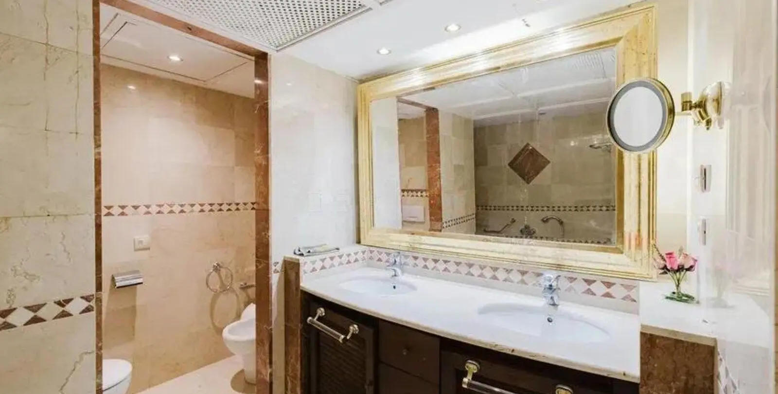 Sale of middle floor apartment in Estepona 16