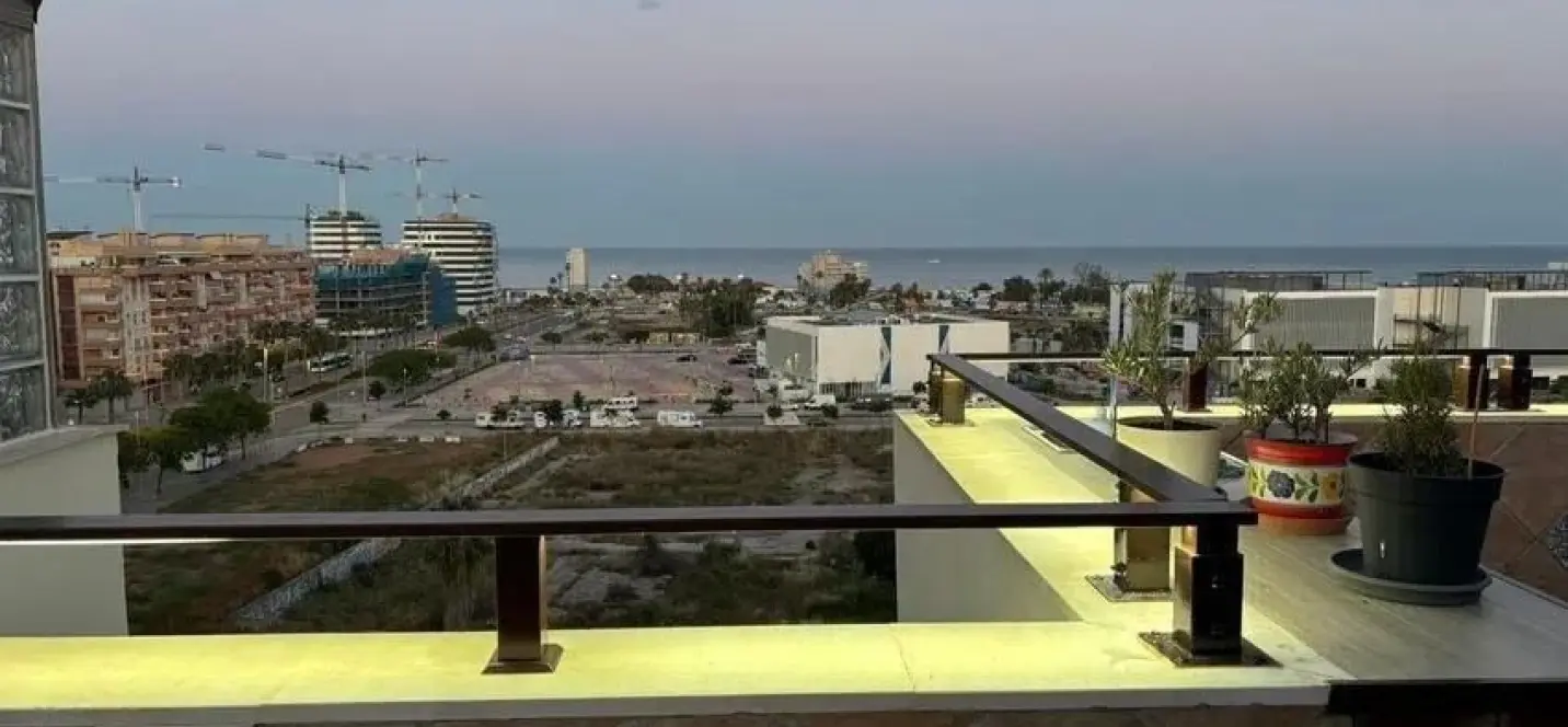 Sale of penthouse in Málaga 0