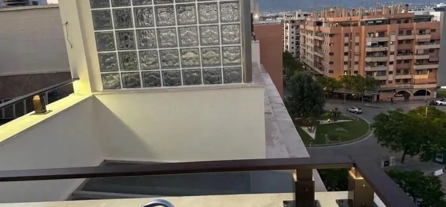 Sale of penthouse in Málaga 3