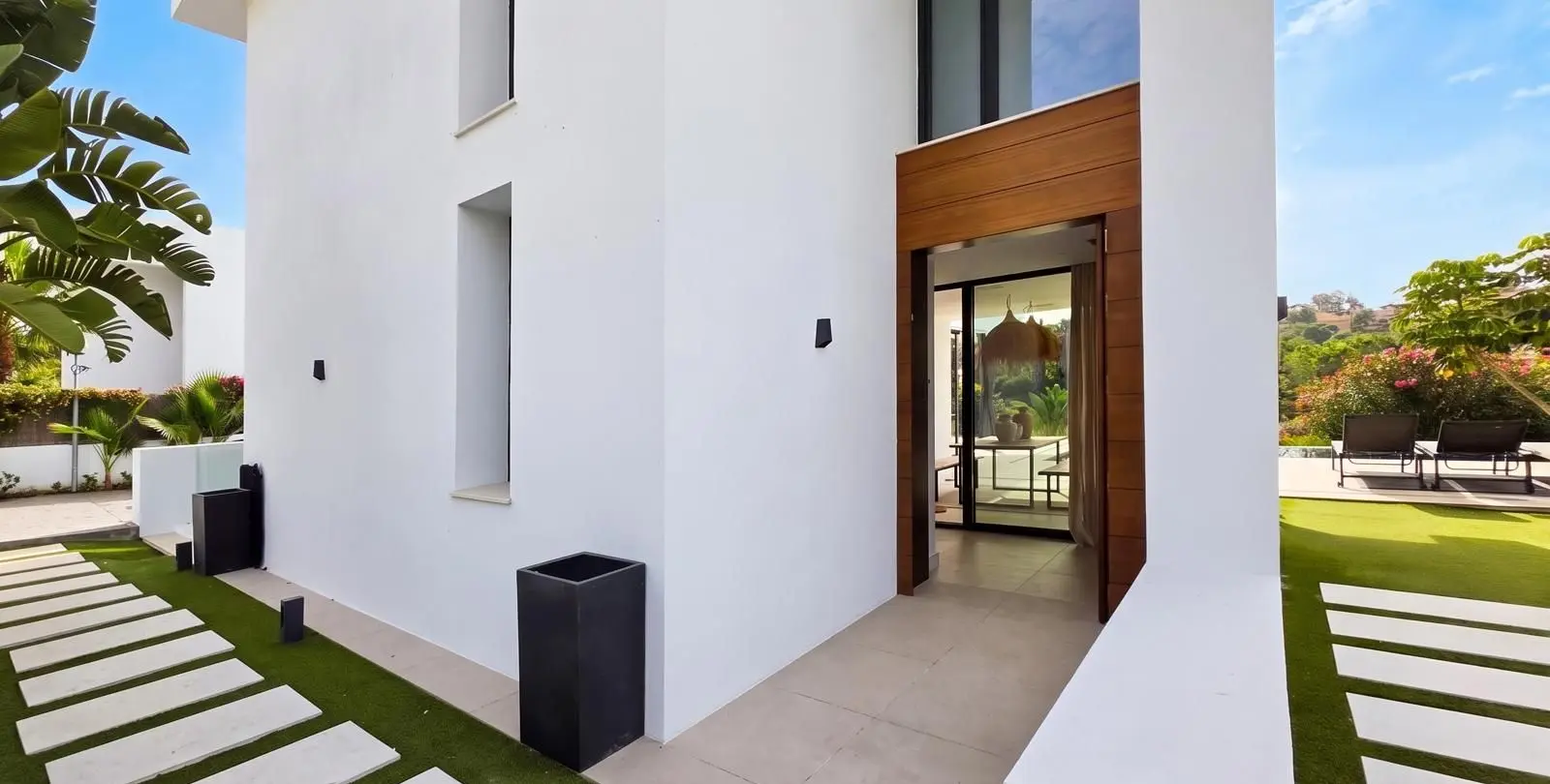 Venta de villa independiente en El Paraiso 1