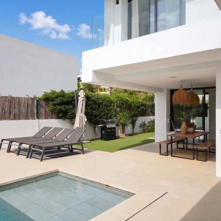 Venta de villa independiente en El Paraiso