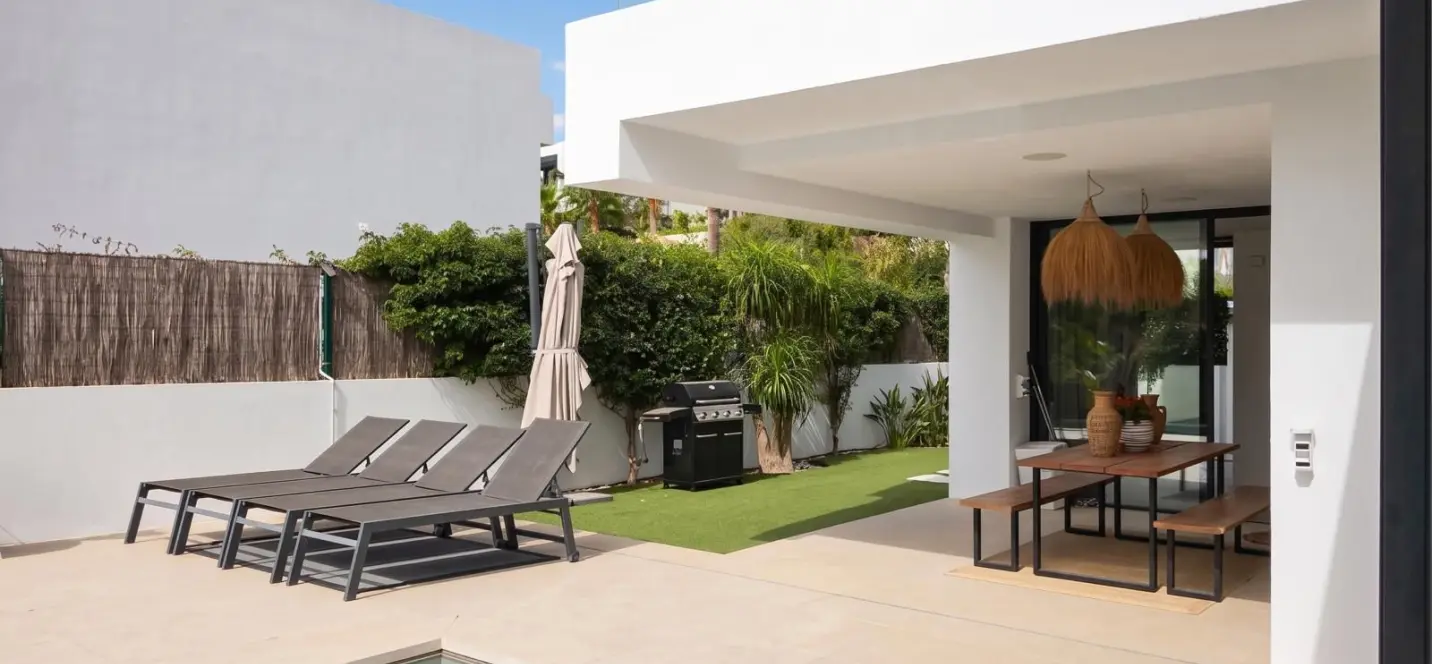Venta de villa independiente en El Paraiso 1