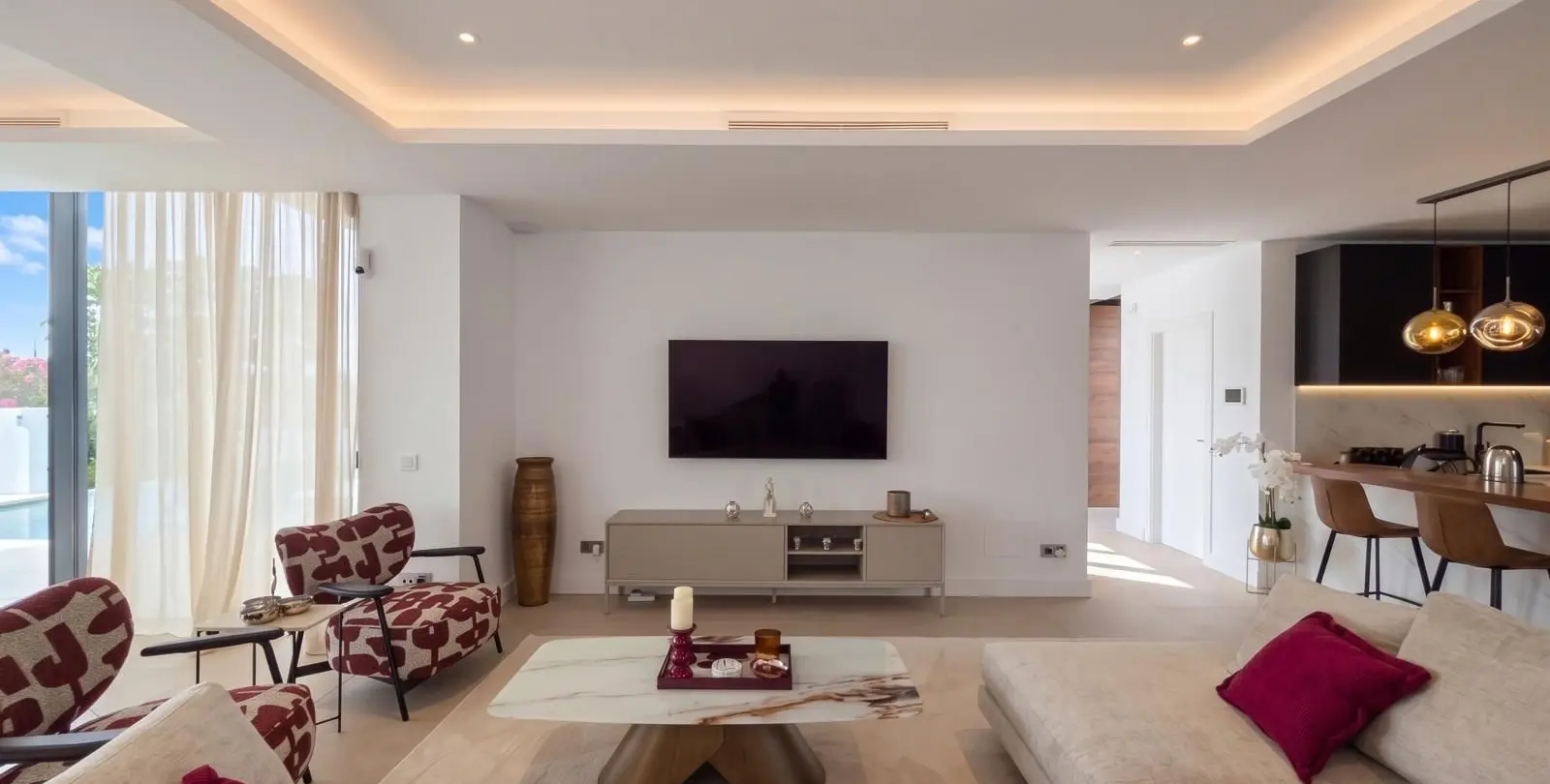 Venta de villa independiente en El Paraiso 3