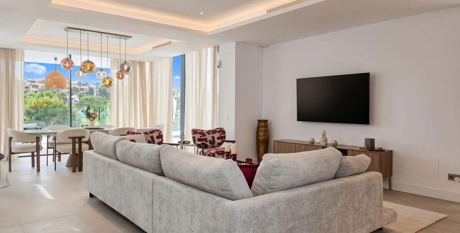 Venta de villa independiente en El Paraiso 5
